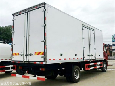 解放龍V6.8米冷藏車保溫車價(jià)格優(yōu)惠 汽車廂體制造